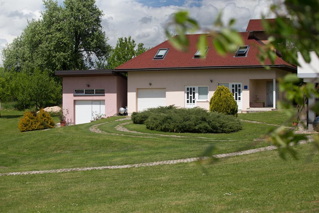 Apartment Oreskovic Otočac المظهر الخارجي الصورة